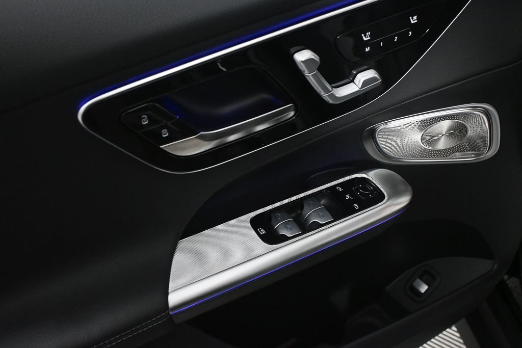 New 2026 Black Mercedes-Benz GLC 300 image 8