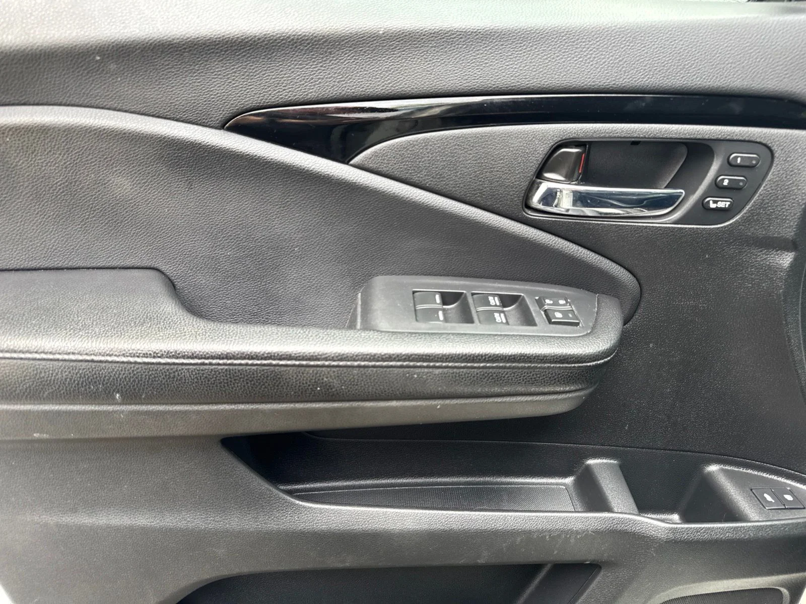 Used 2017 White Diamond Pearl Honda Touring image 24