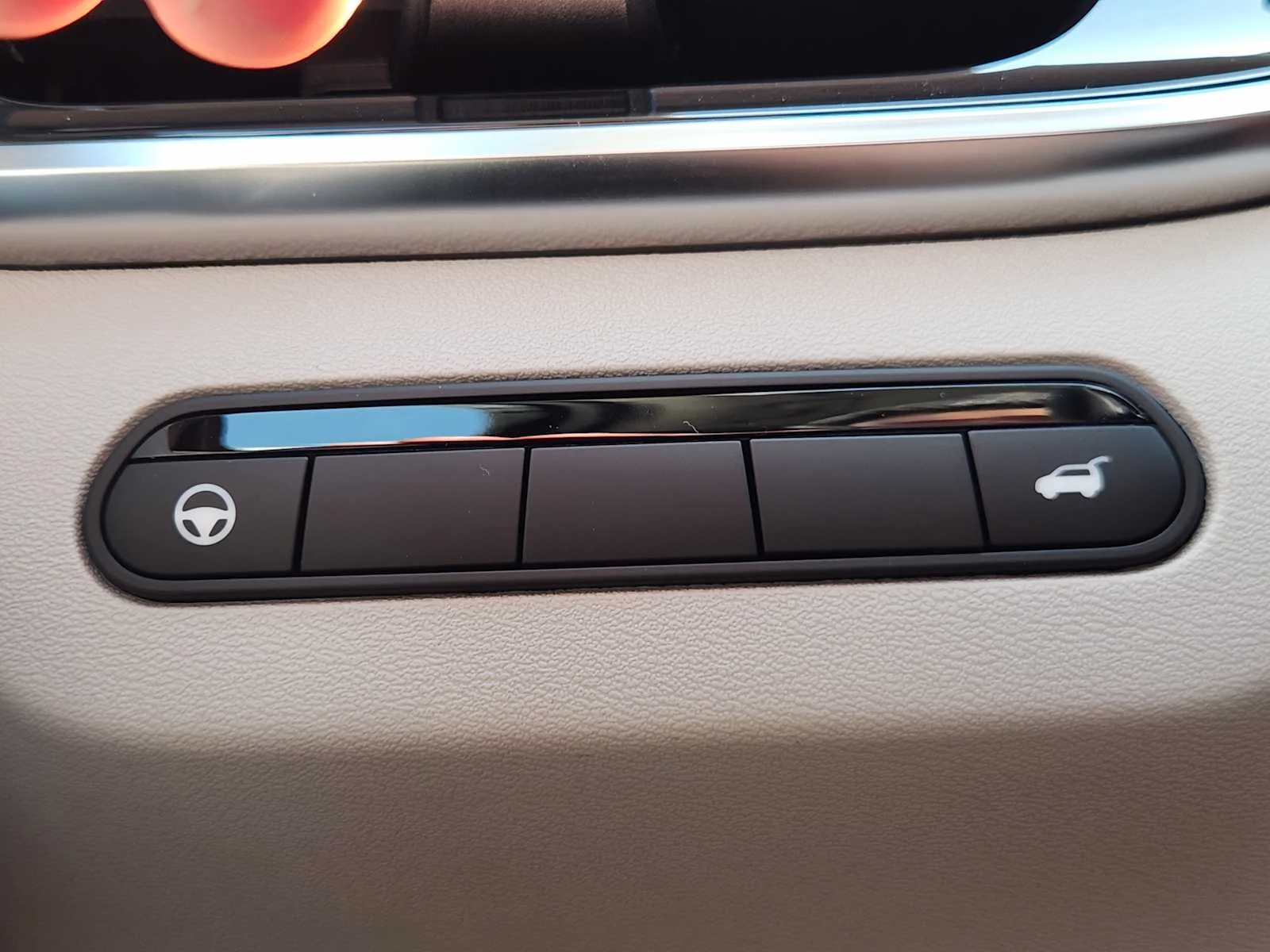 New 2027 MINERAL BLACK INFINITI Luxe AWD image 16