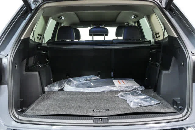 New 2026 Pure Gray Volkswagen 2.0T SE w/Technology image 26