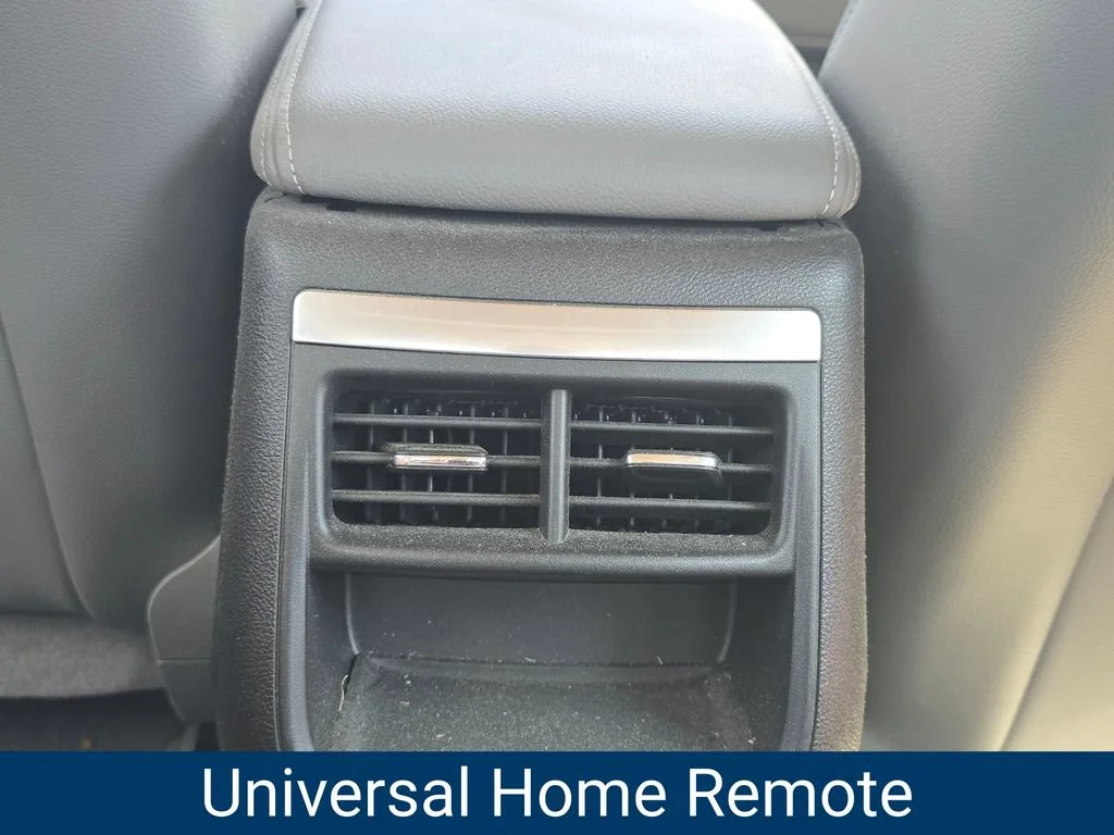 Used 2014 White Diamond Tricoat Chevrolet LT image 16