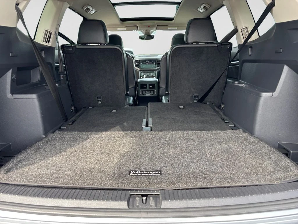 Used 2021 Silver Volkswagen SEL Premium image 43
