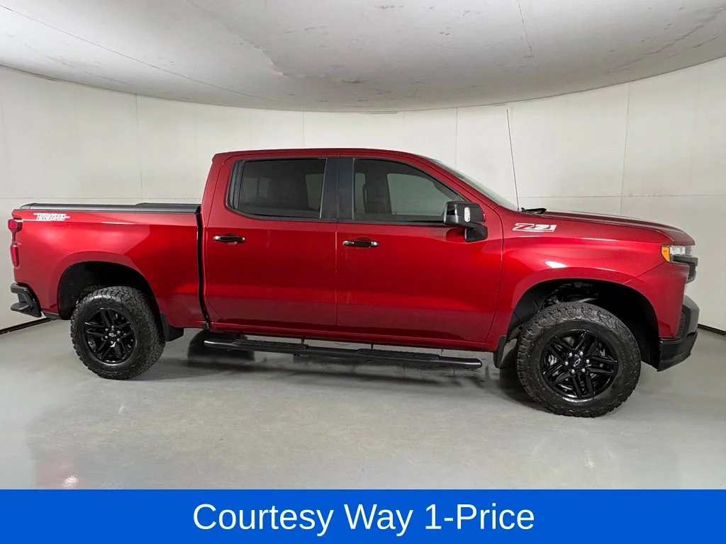 Used 2021 Red Chevrolet LT Trail Boss image 12