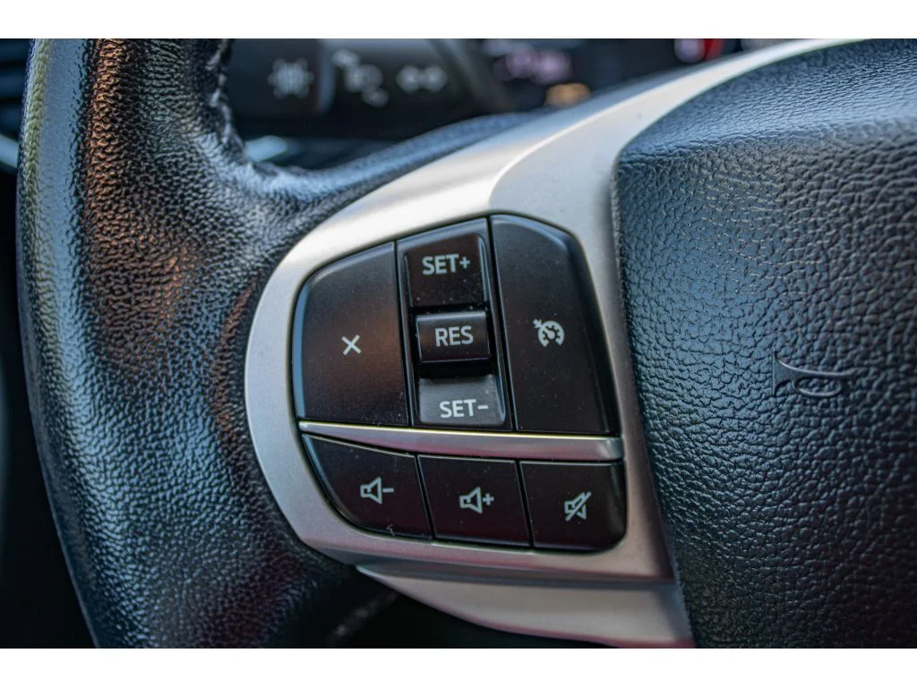 Used 2023 Oxford White Ford XLT image 40