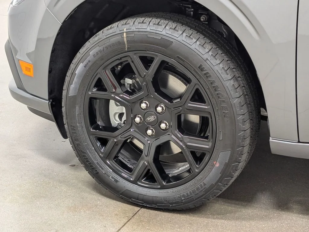 New 2026 Carbonized Gray Metallic Ford Lobo™ image 2