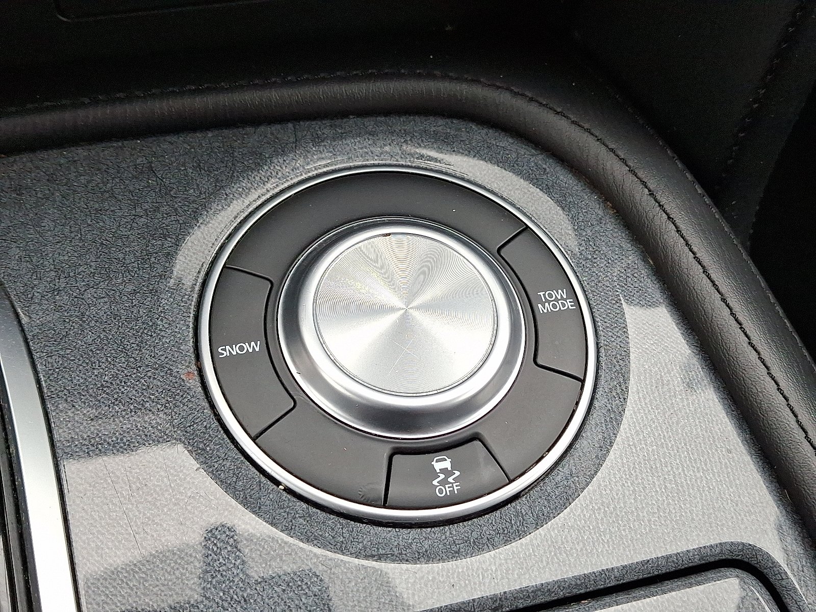 2022 Nissan Armada SV - Photo 24
