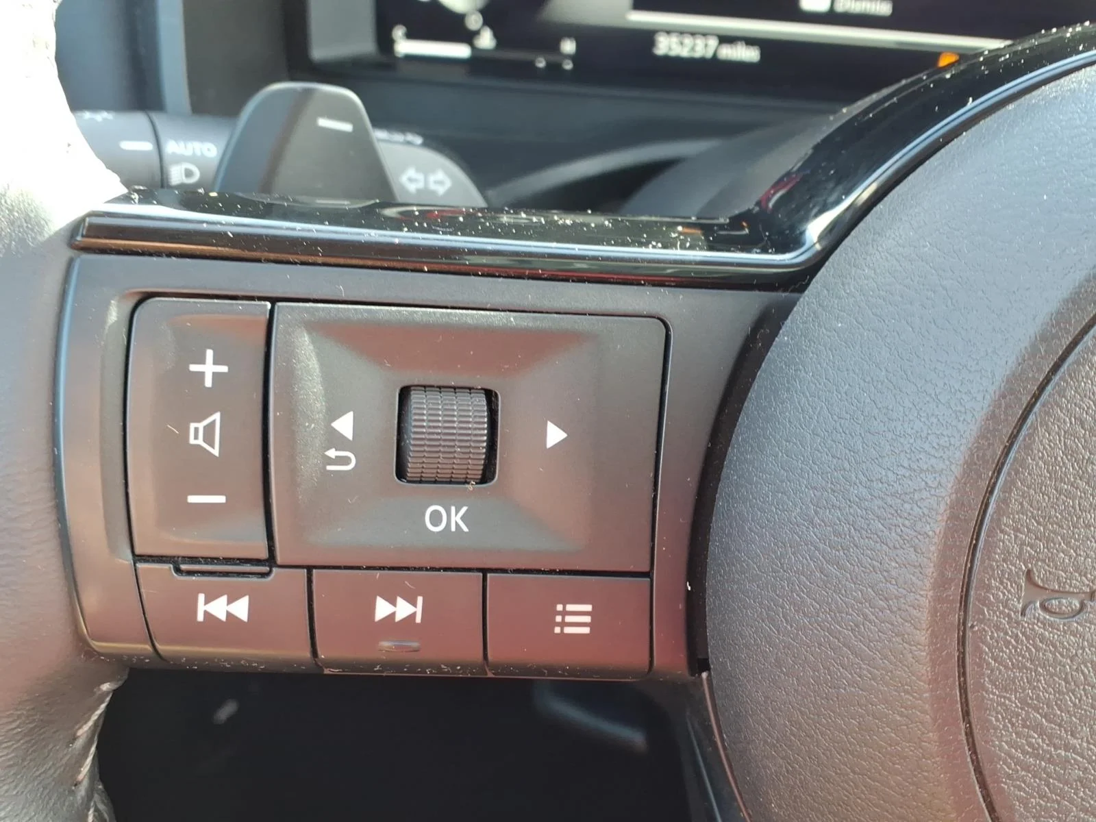 Used 2024 Boulder Gray Pearl Nissan SL image 20