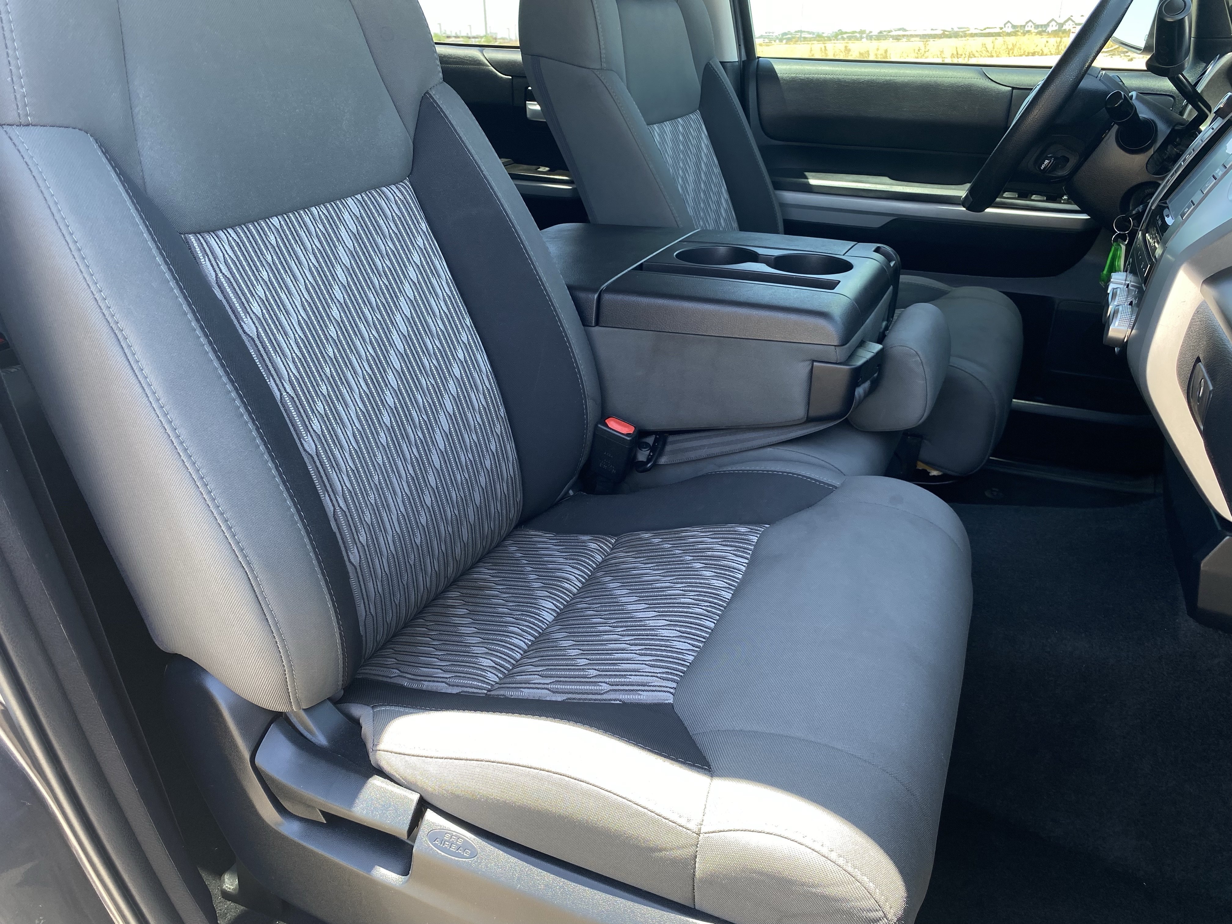 Used 2018 Magnetic Gray Metallic Toyota SR5 image 10