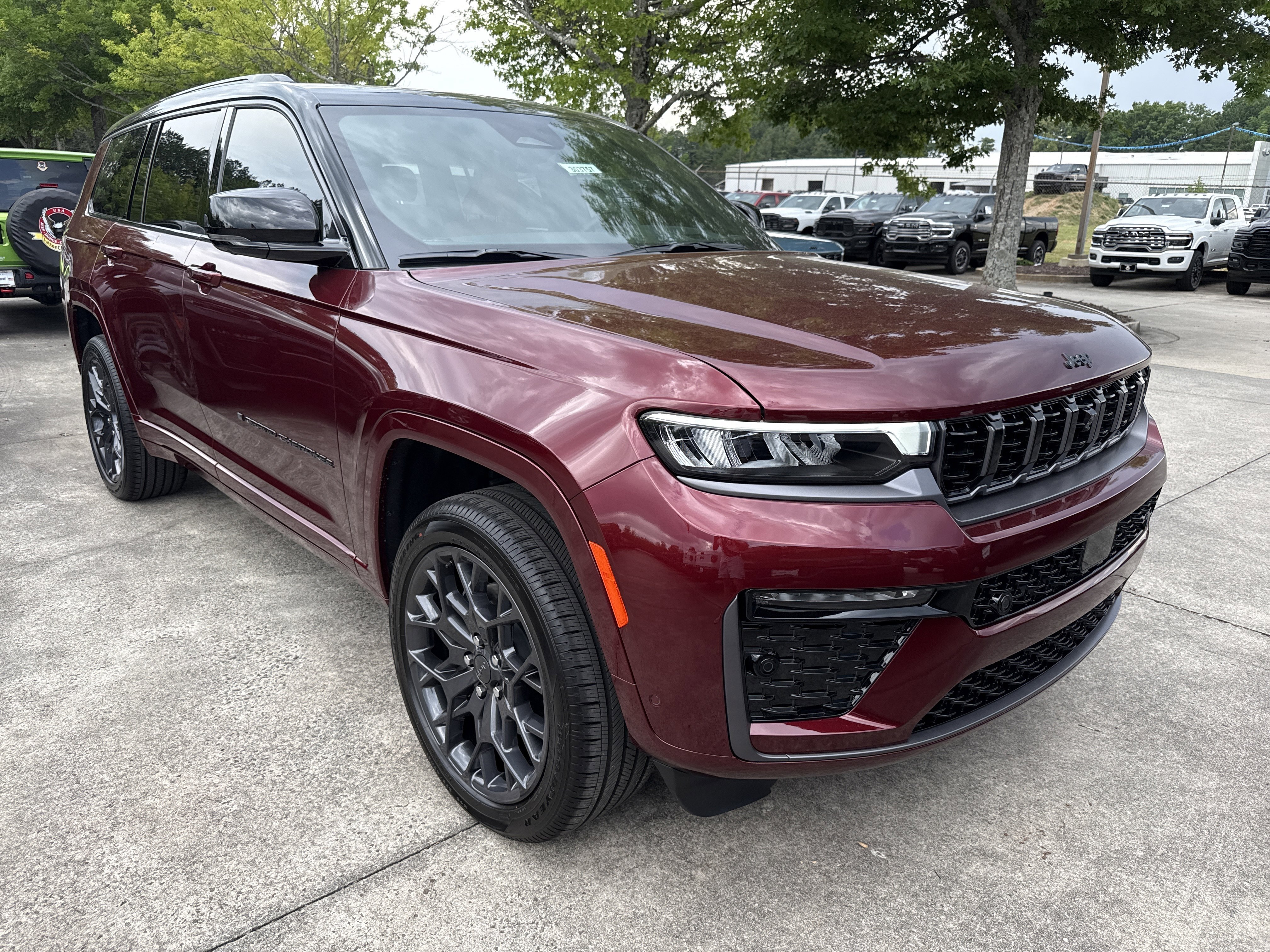 2026 Jeep Grand Cherokee L Summit 4x4's photo