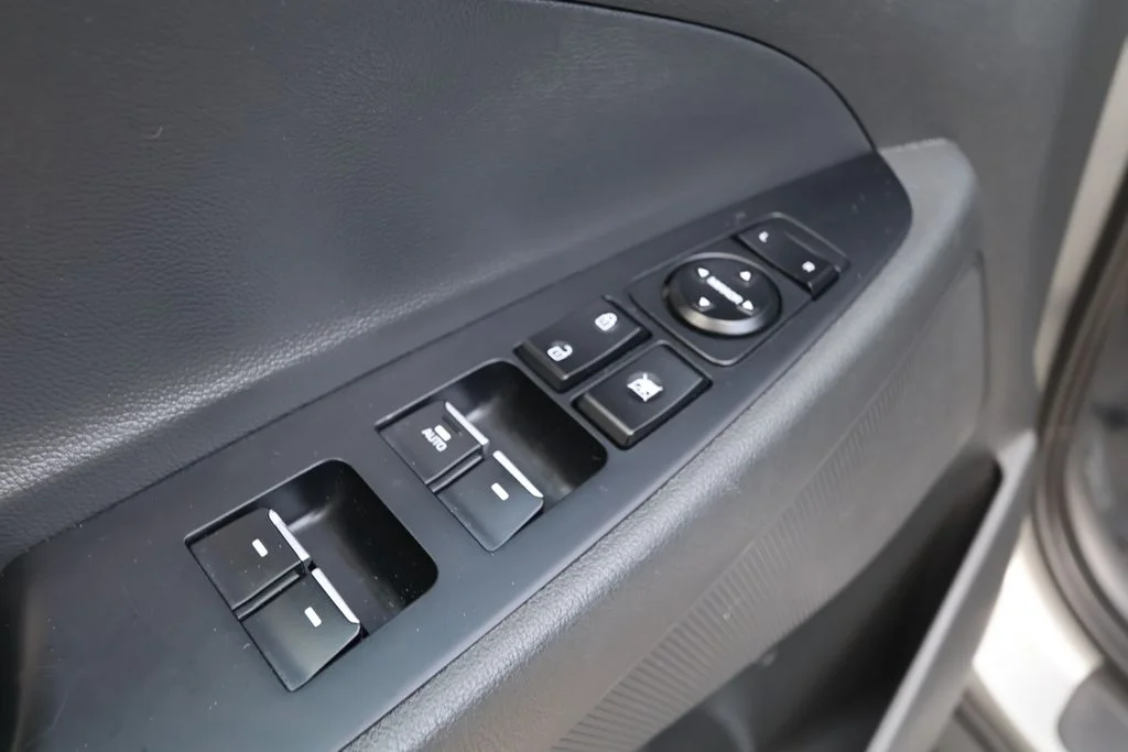 Used 2020 Silver Hyundai Limited image 17