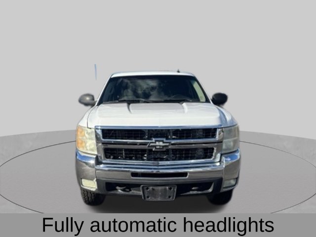 Used 2007 White Chevrolet LT image 11