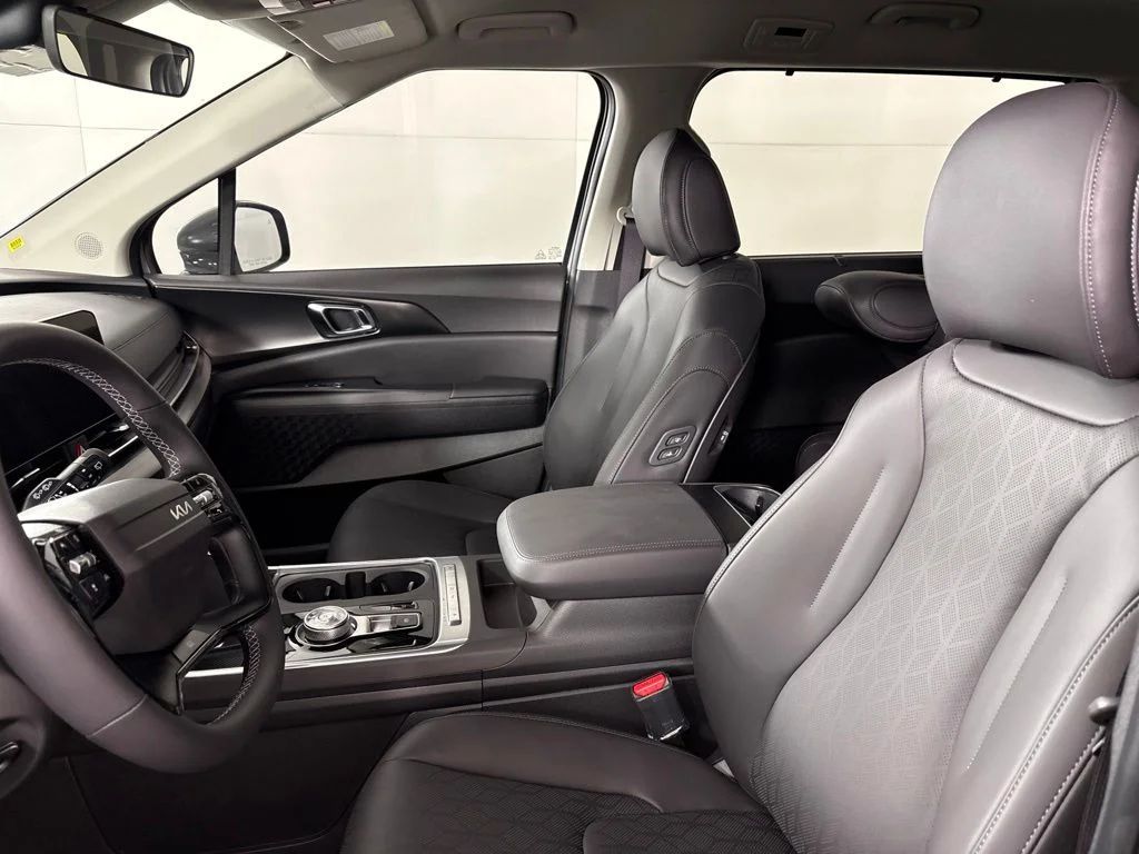 New 2027 Silver Kia EX image 28