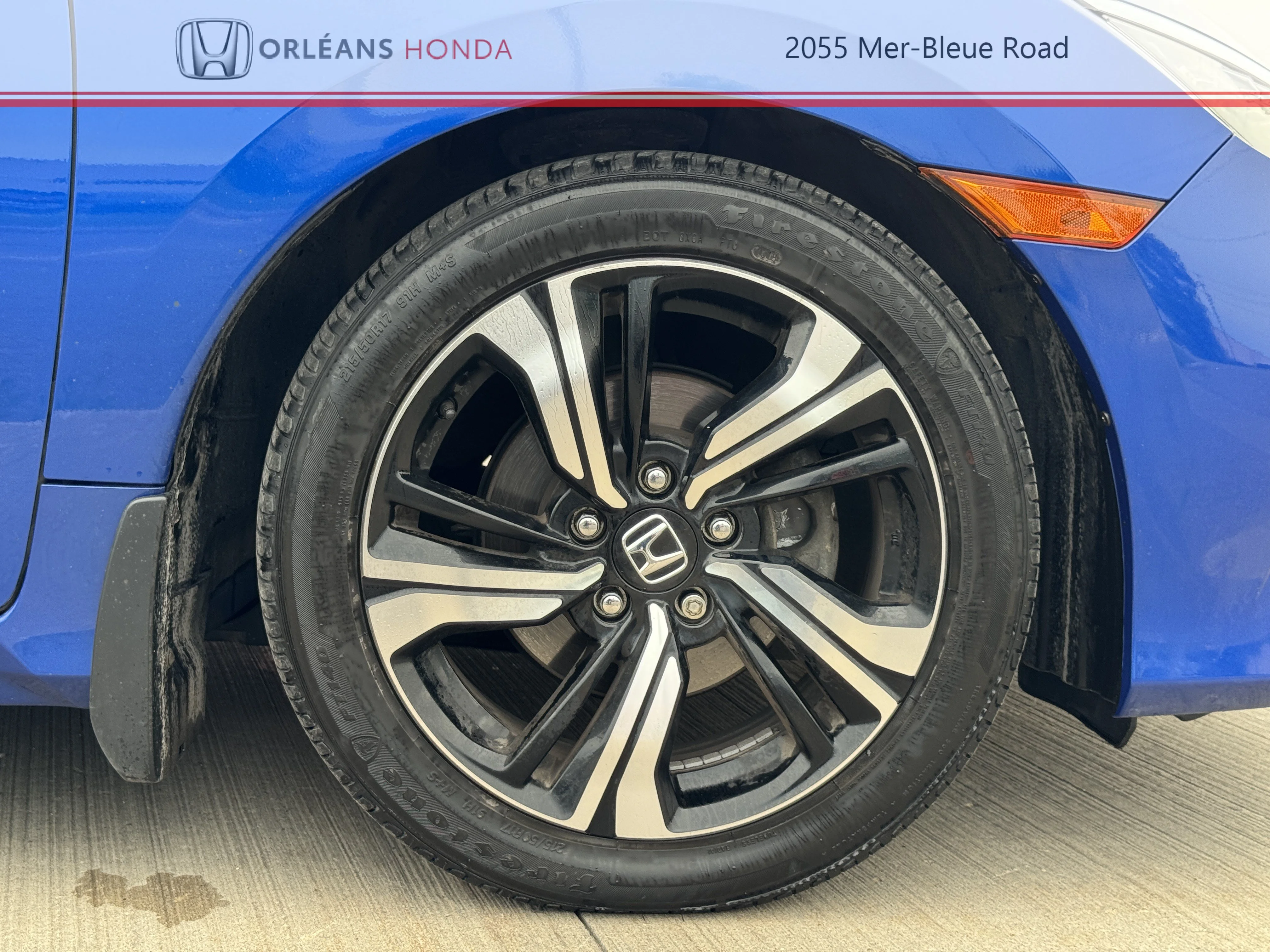 Used 2018  Honda Touring image 13