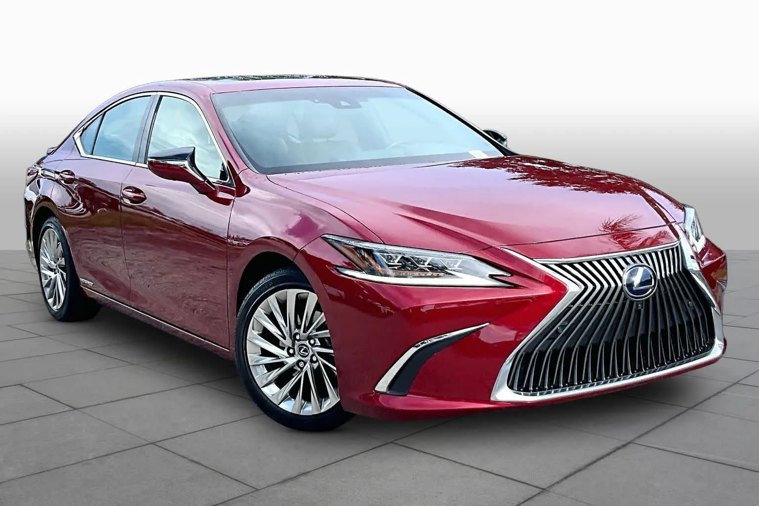 Used 2019 Matador Red Mica Lexus Ultra Luxury image 3