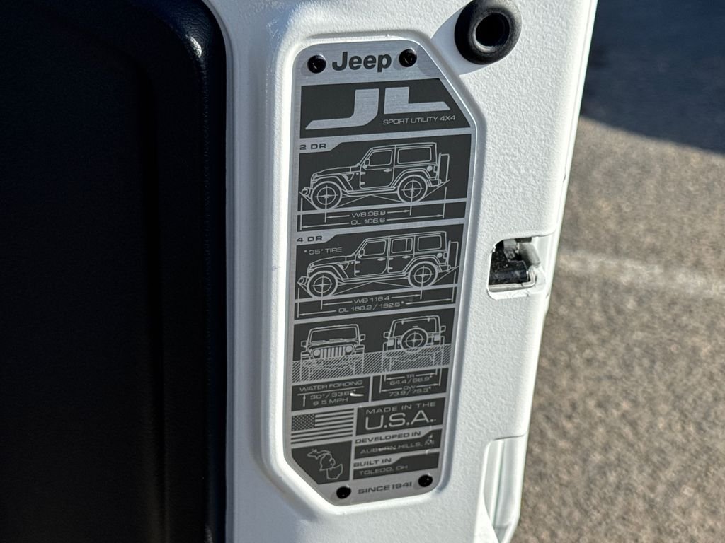Certified Used 2022 White Jeep Unlimited Sahara 4xe image 13