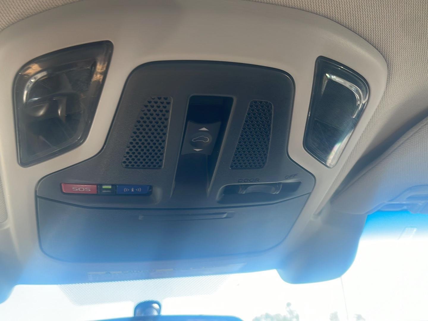 Used 2021  Subaru  image 4