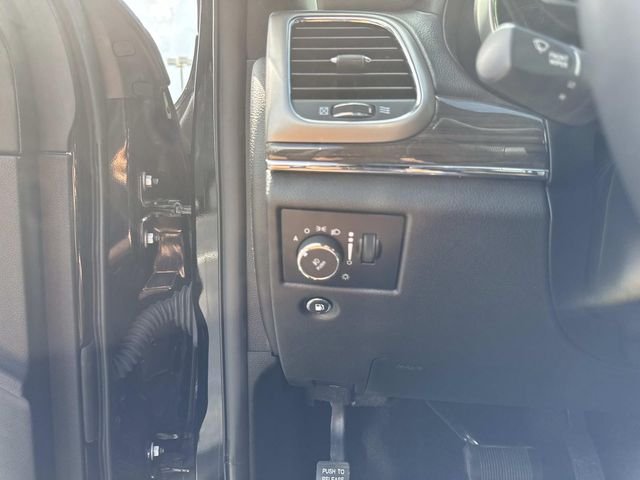 Used 2019 Molten Lava Pearl Honda Touring image 33