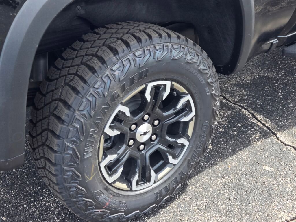 2026 Chevrolet Silverado 1500 ZR2 - Photo 12
