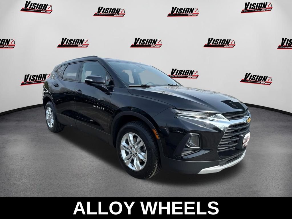 Used 2022 Black Chevrolet LT image 3