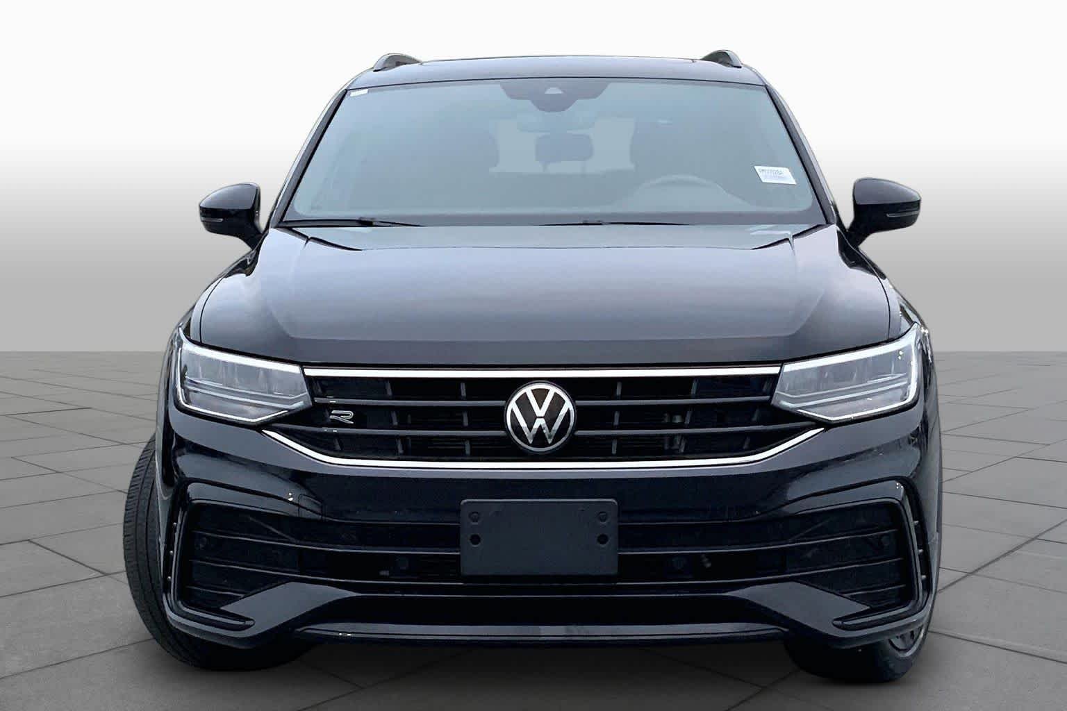 Used 2024 Deep Black Pearl Volkswagen SE R-Line Black image 4