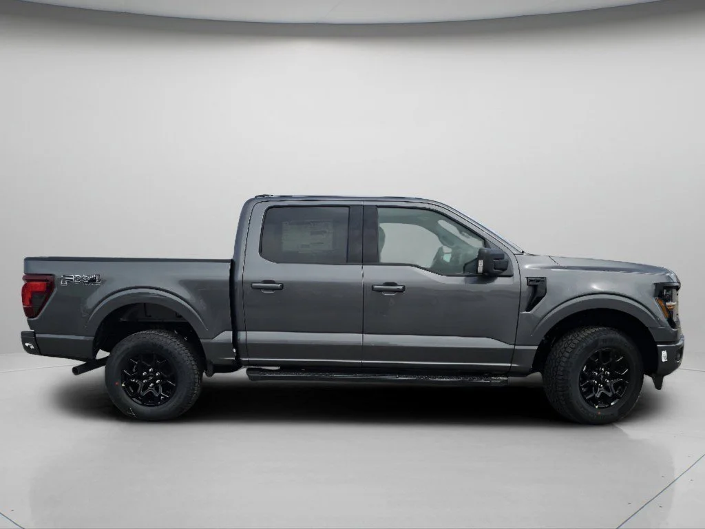 New 2026 Carbonized Gray Metallic Ford XLT image 26