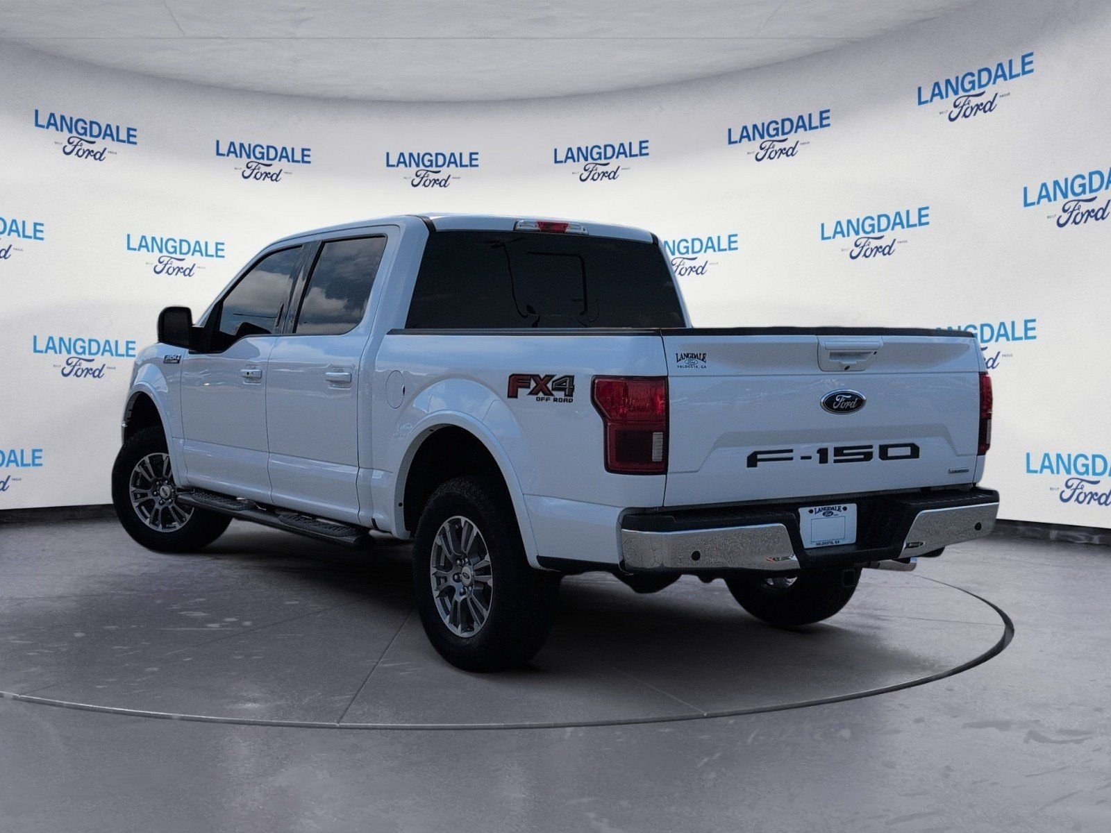 Used 2018 Oxford White Ford Lariat image 9
