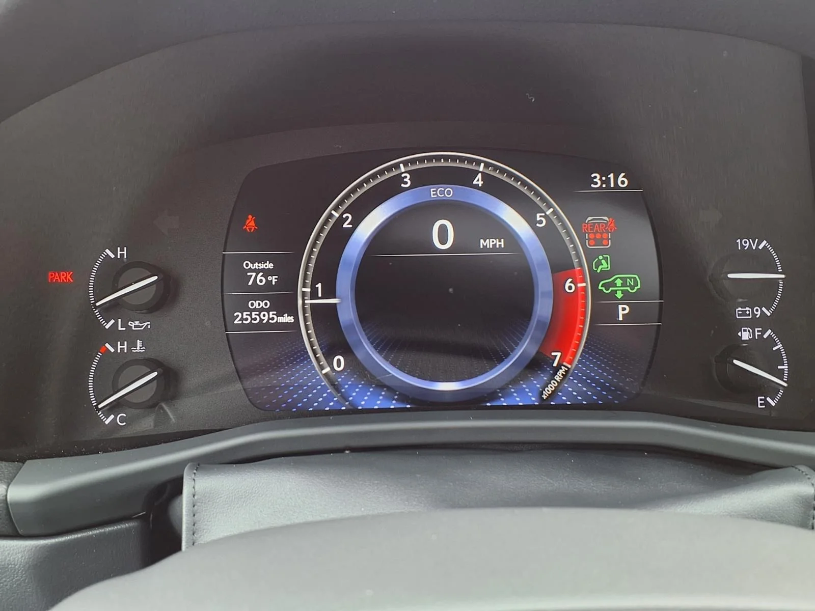 Used 2024 Gray Lexus 600 Luxury image 19