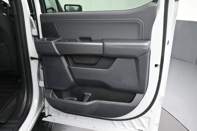 Certified Used 2024 Avalanche Ford XLT image 28