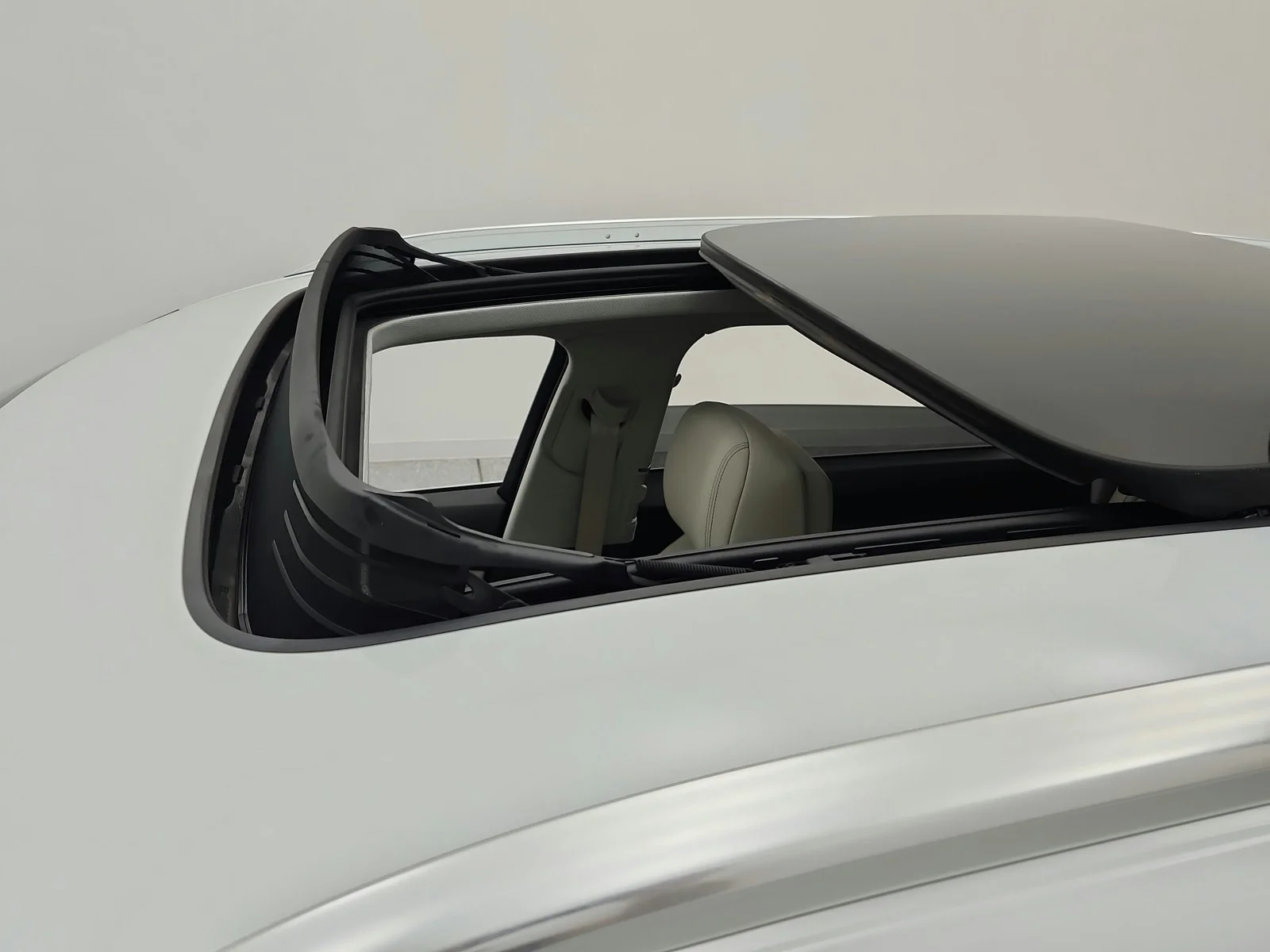 Used 2024 Glacier White Metallic Audi Premium Plus quattro image 18