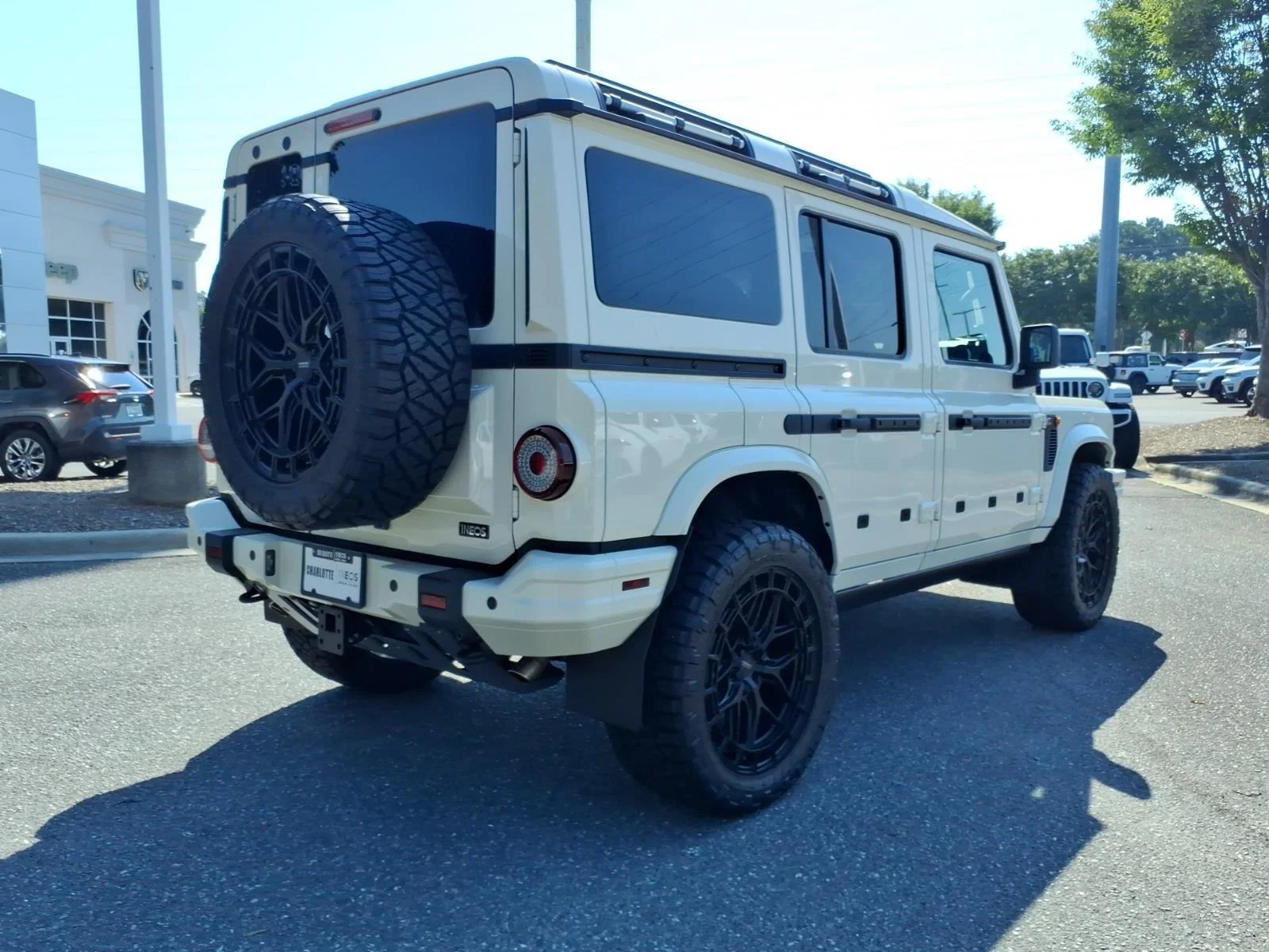New 2025 Scottish White INEOS Fieldmaster Edition *Monopaint Pkg**Vossen 22" Wheels* image 2