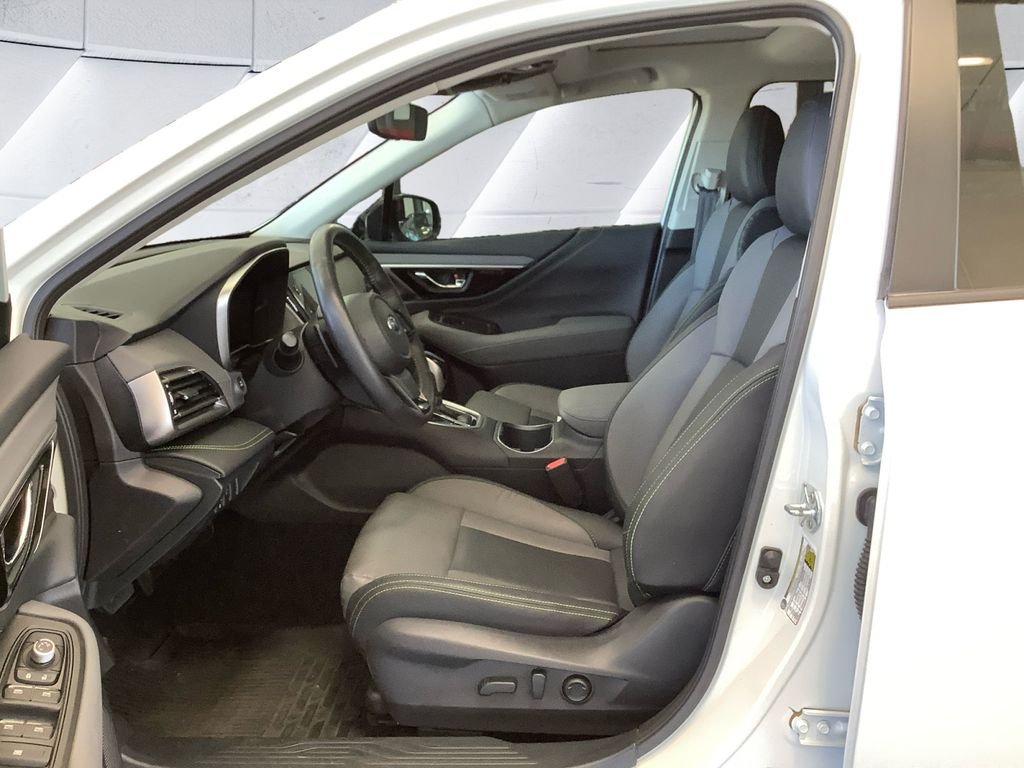 Used 2025 White Subaru Onyx Edition XT image 7