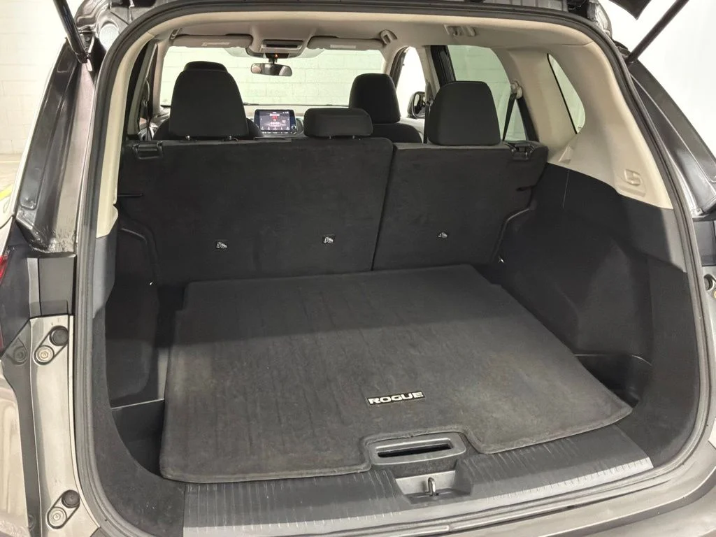 Used 2021 Gun Metallic Nissan SV image 24