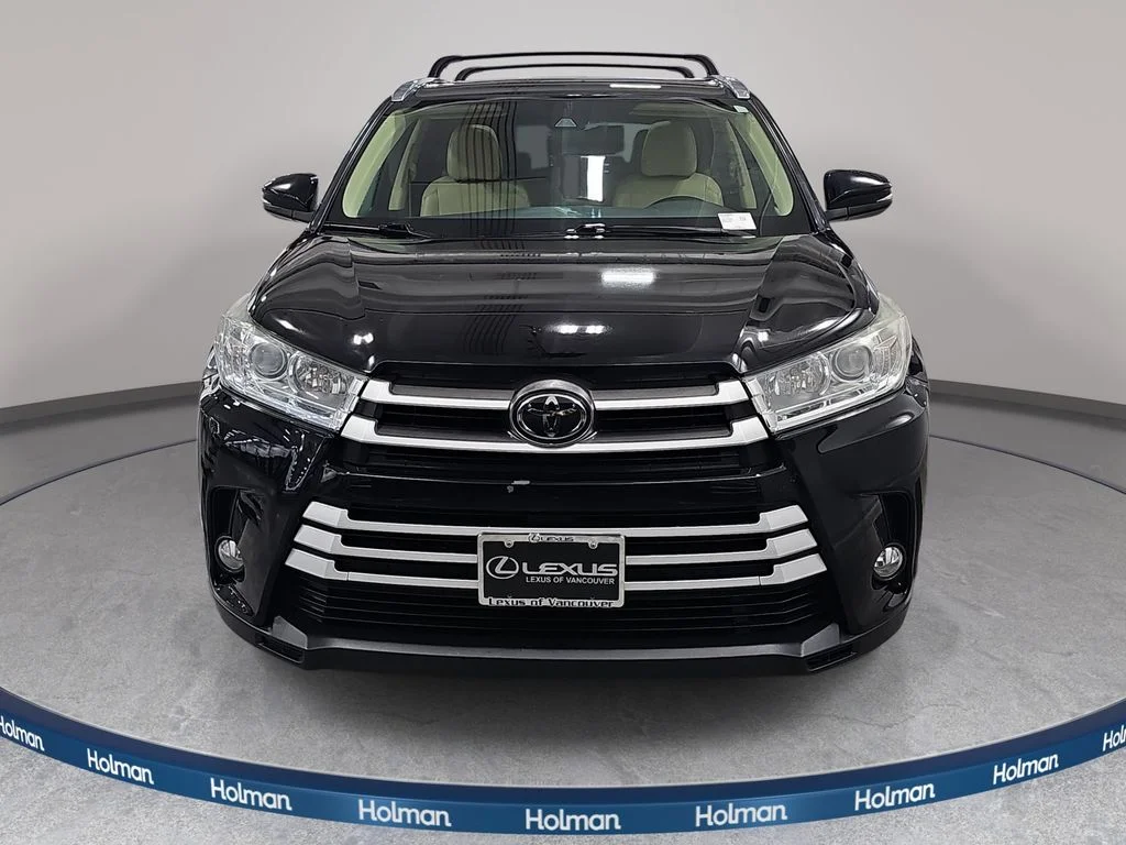 Used 2017 Black Toyota XLE image 3