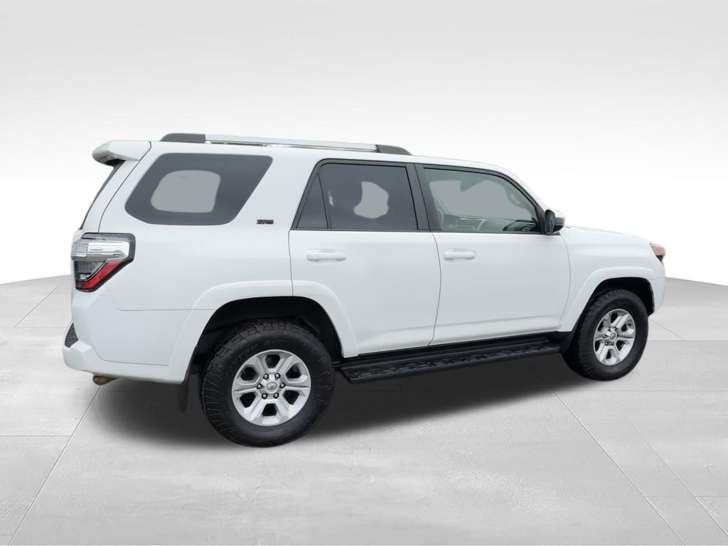 Used 2019 White Toyota SR5 image 9