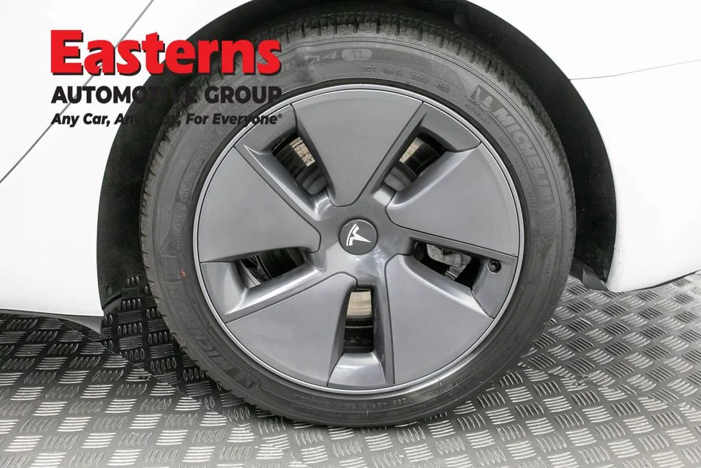 Used 2023 White Tesla Base image 30