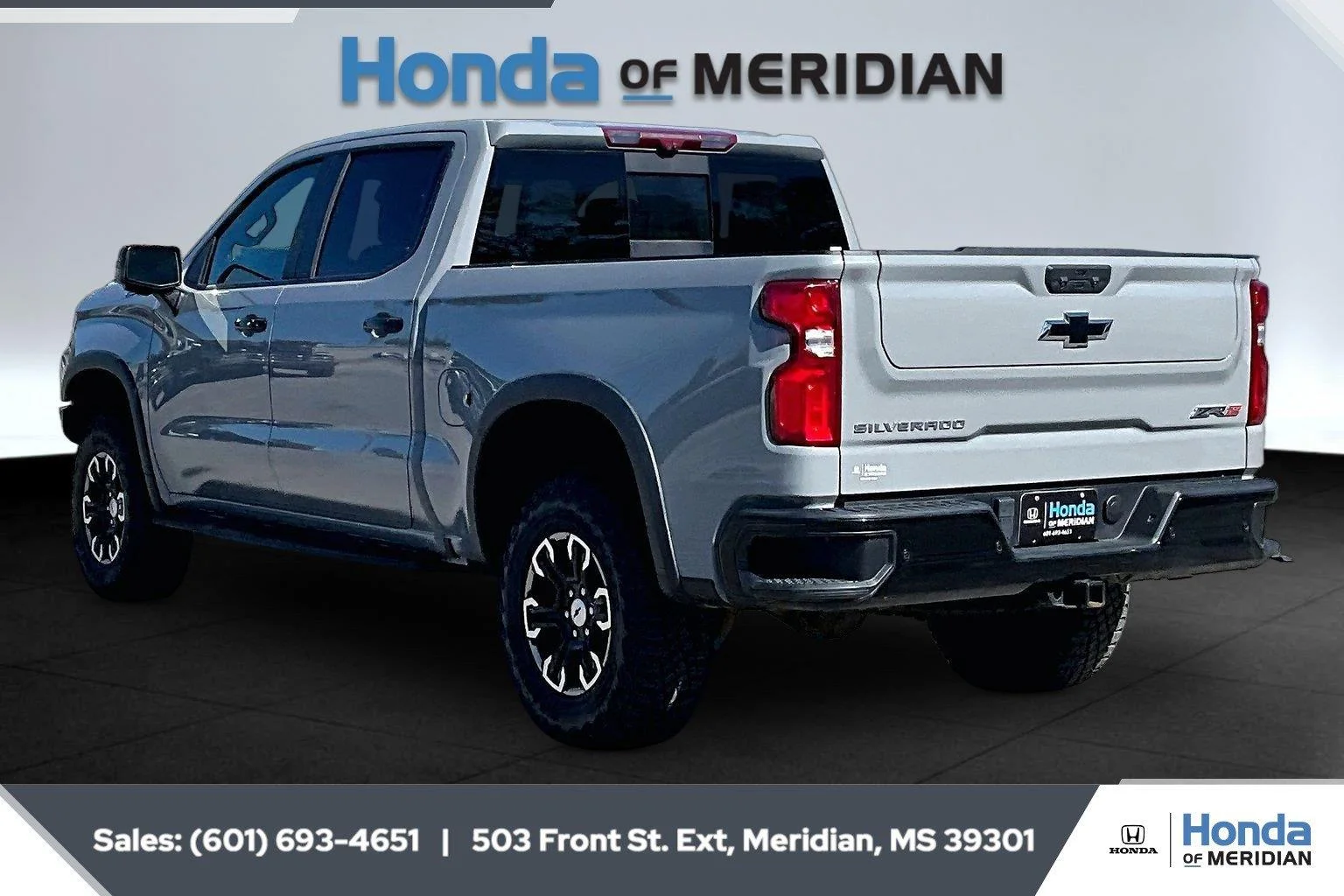 Used 2024 Slate Gray Metallic Chevrolet ZR2 image 2