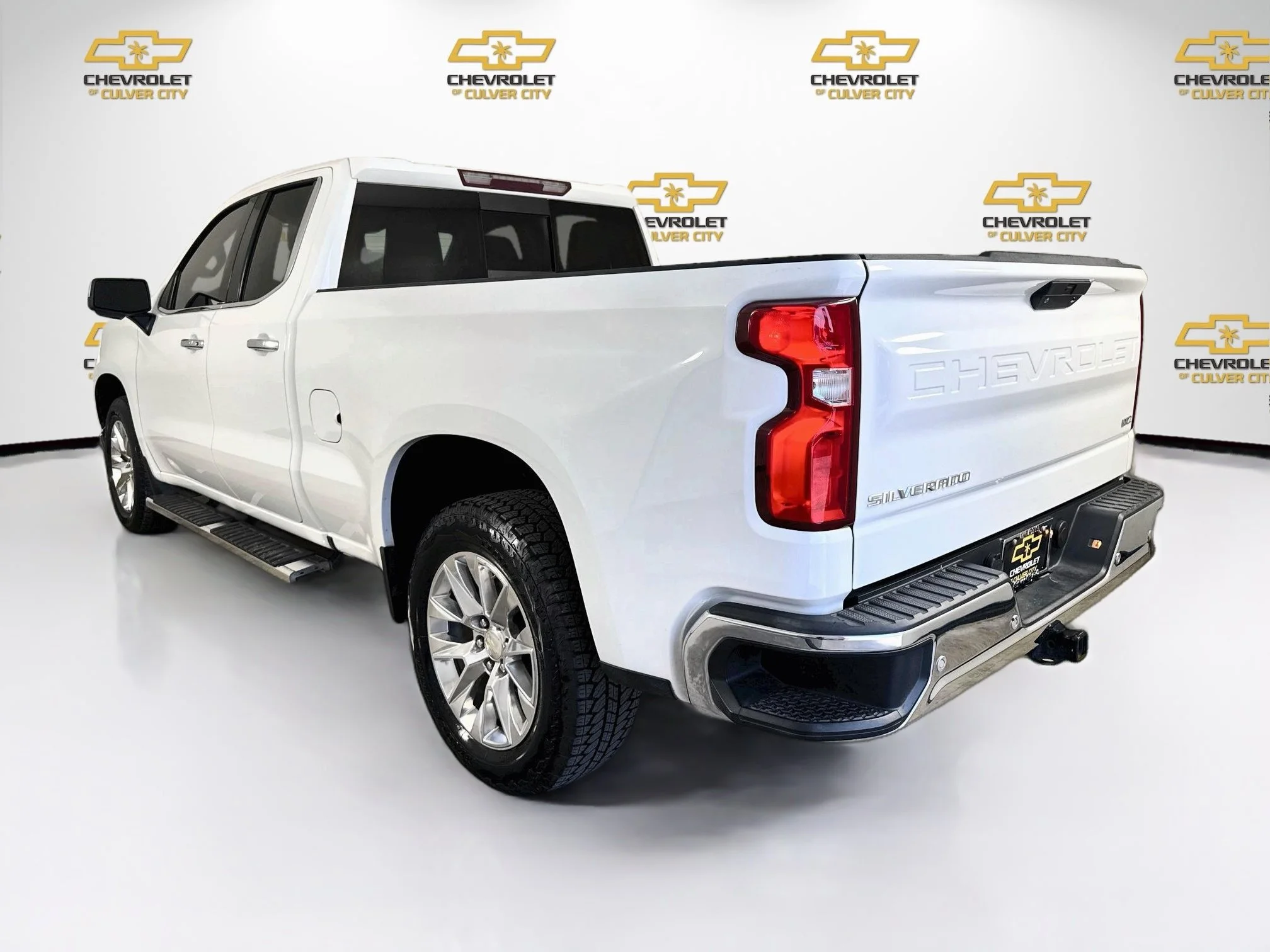 Used 2020 SUMMIT WHITE Chevrolet LTZ image 6