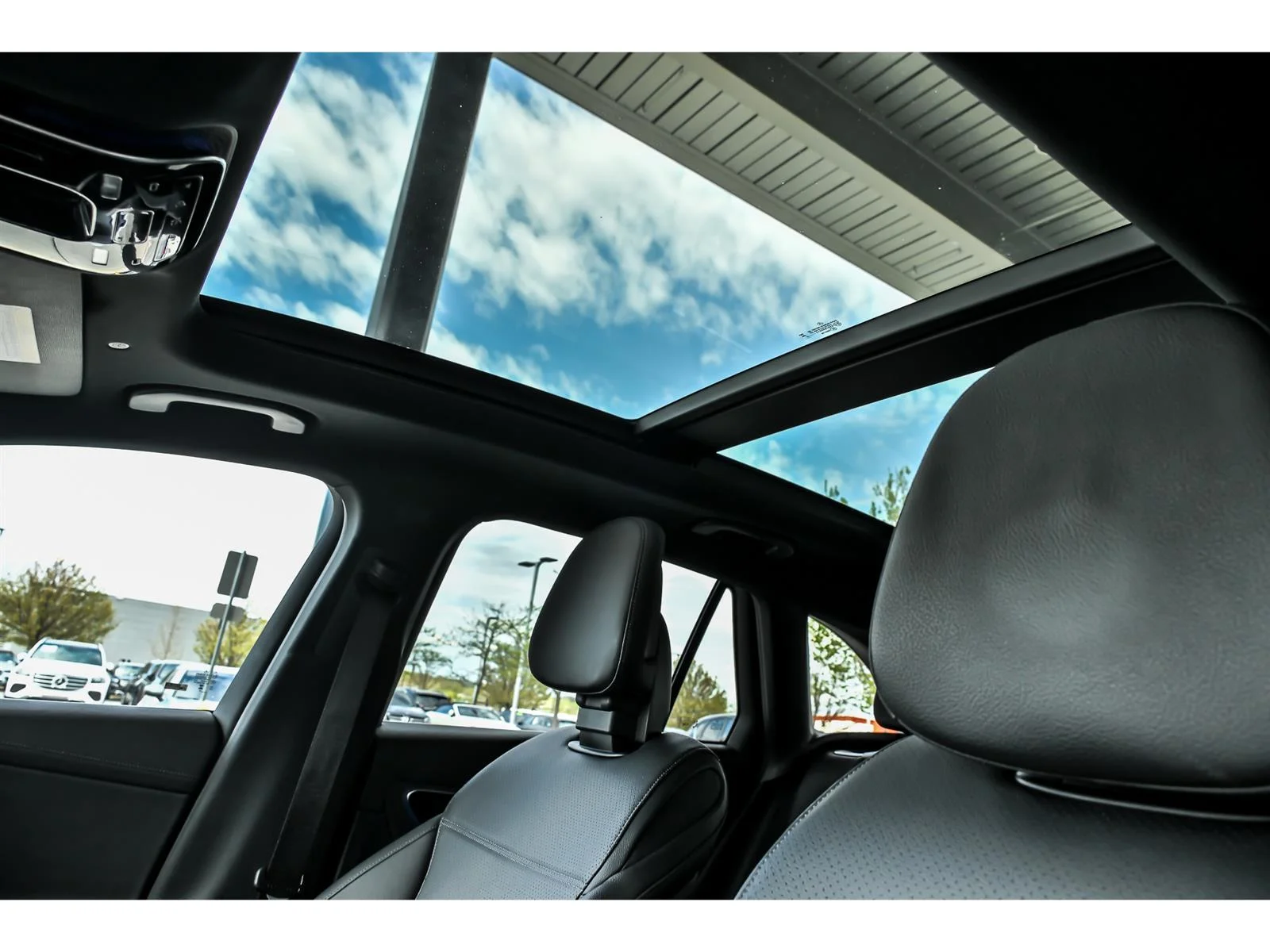 Used 2023 Silver Mercedes-Benz GLC 300 4MATIC® image 13
