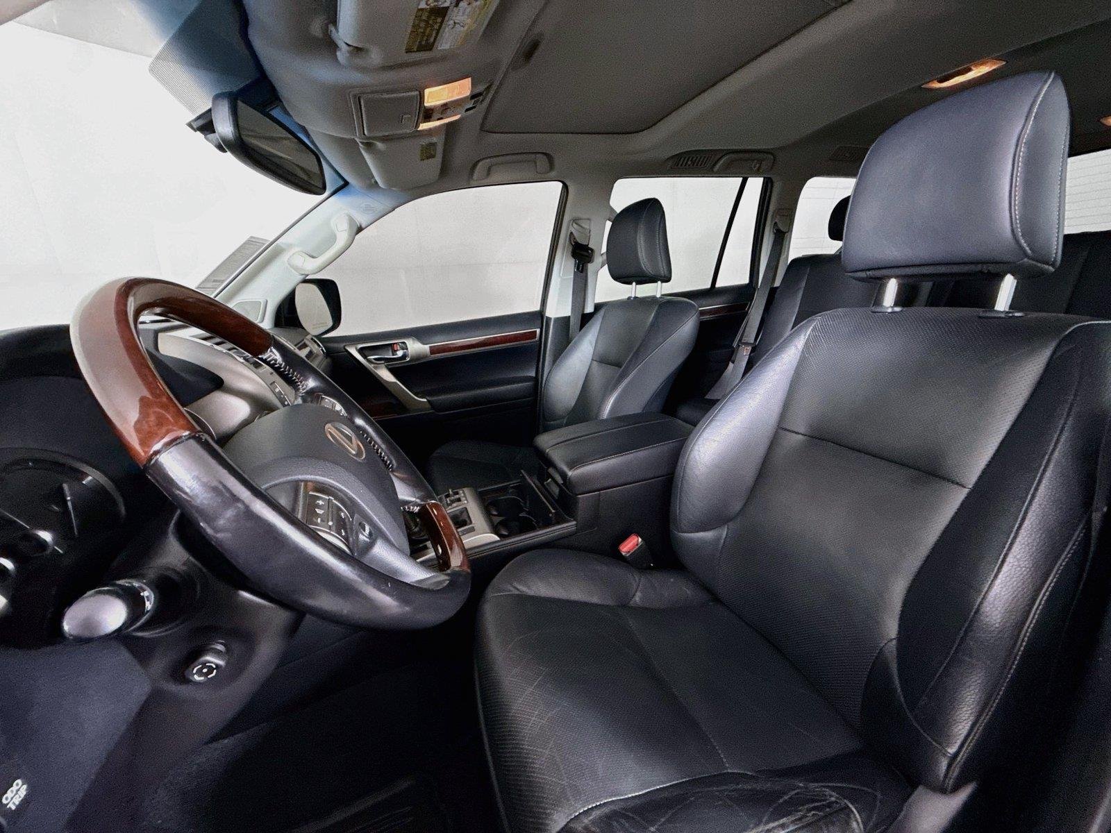 Used 2019 Nebula Gray Pearl Lexus GX 460 Premium image 3
