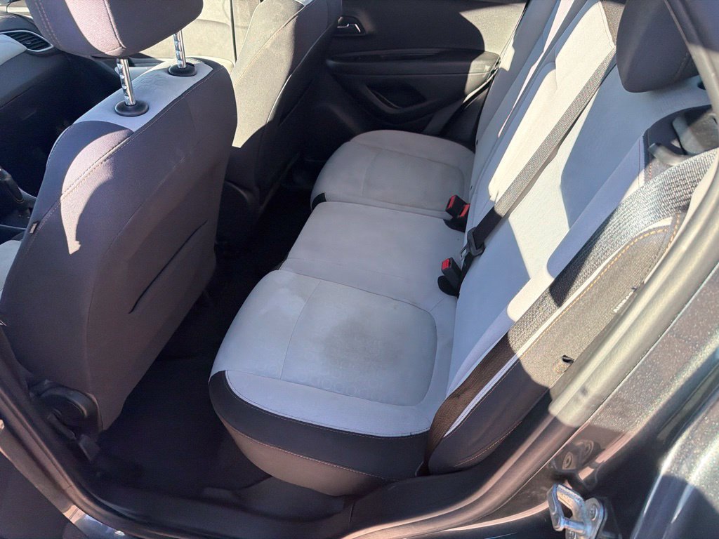 2019 Chevrolet Trax LS - Photo 6