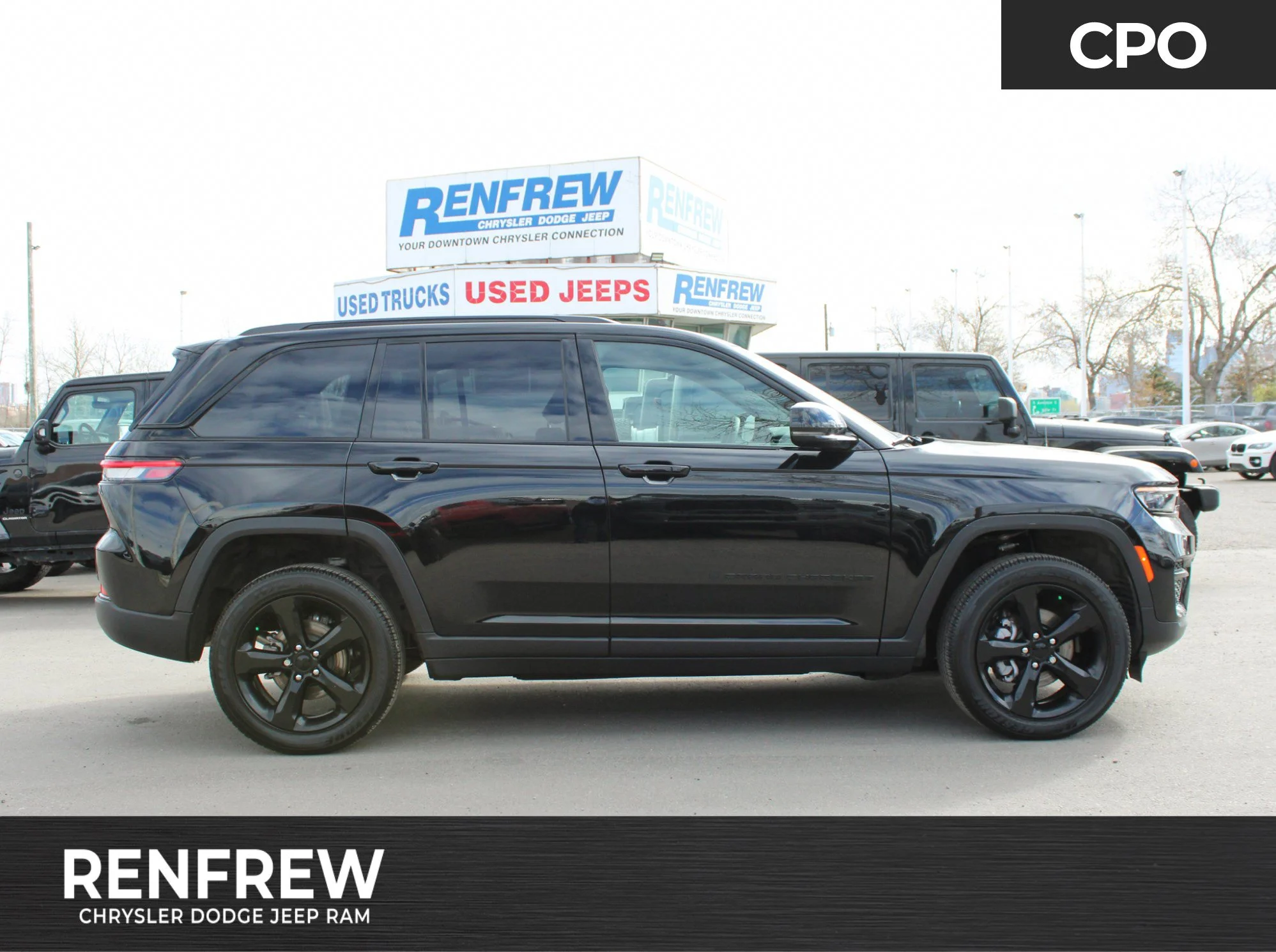 Certified Used 2025 Black Jeep Altitude * V6 | Heated Seats | Trailer Tow Package  | Wireless Charger | Sunroof | Adaptive Cruise image 1