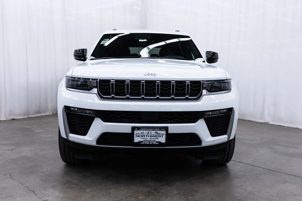 New 2026 Bright White Clear-Coat Exterior Paint Jeep Limited image 2