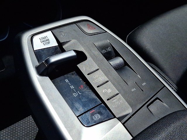 Used 2023 White BMW xDrive28i image 18