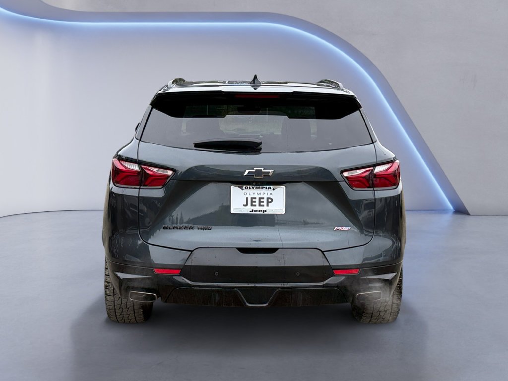 Used 2019 Gray Chevrolet RS image 5