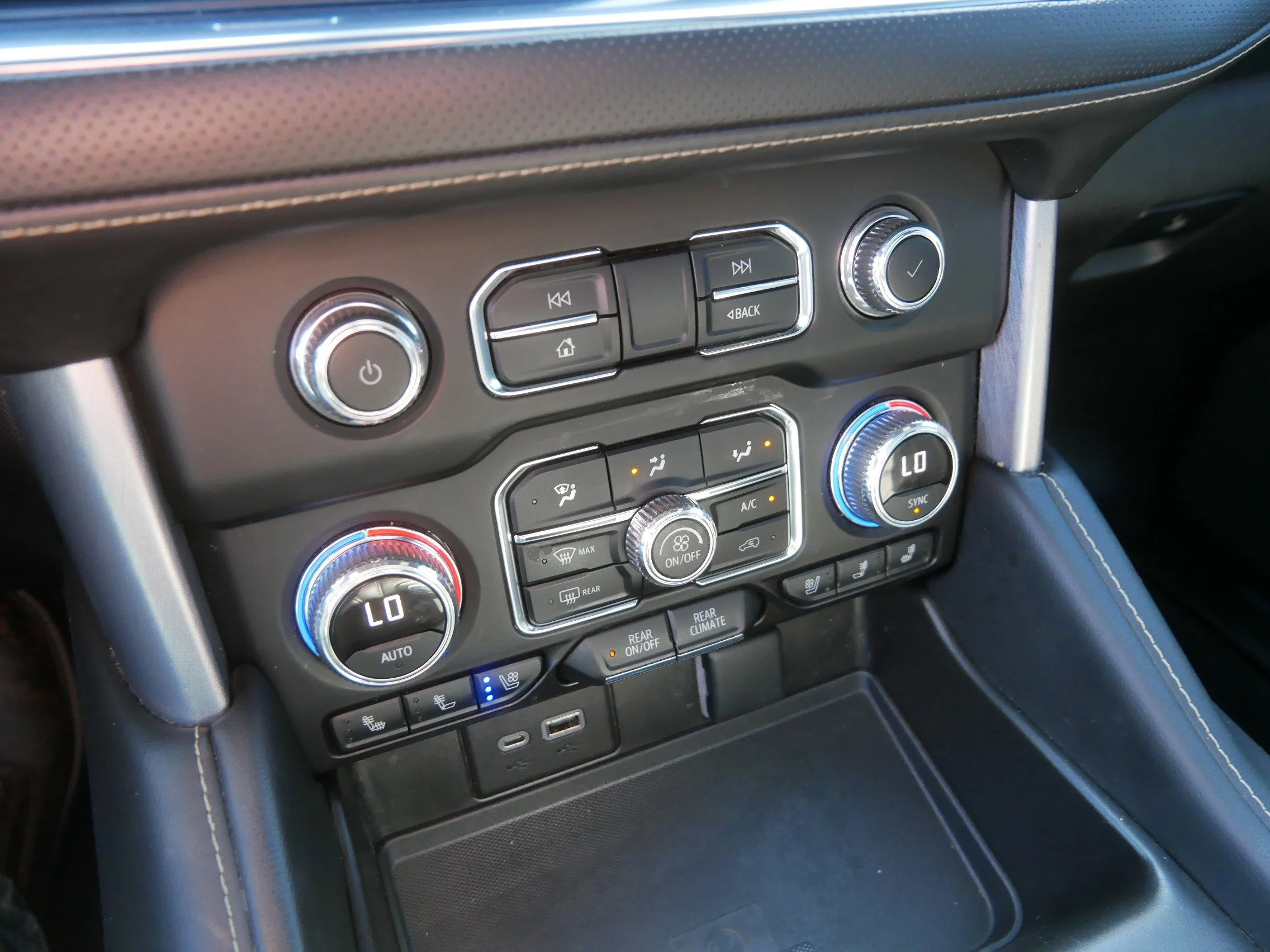 2022 GMC Yukon XL SLT - Photo 31