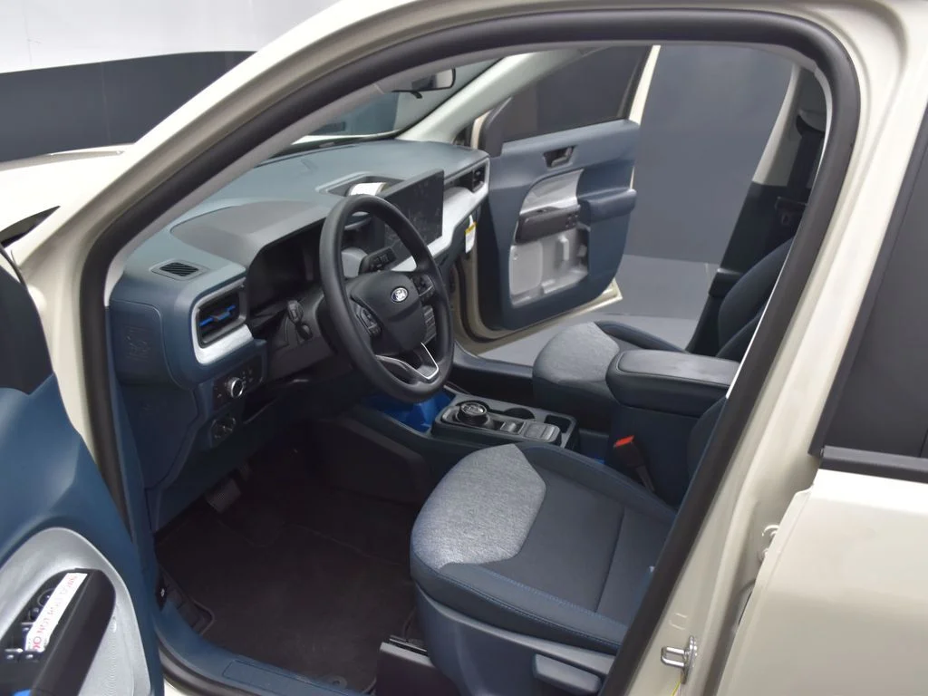 New 2025 Beige Ford XLT image 8