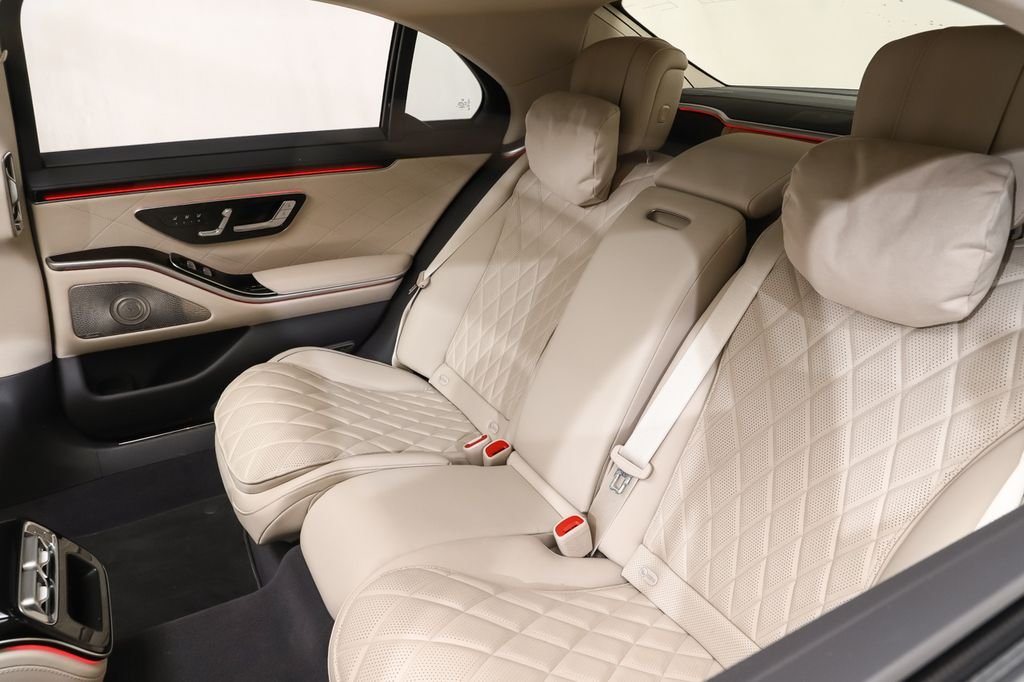 Certified Used 2023  Mercedes-Benz S 580 image 11