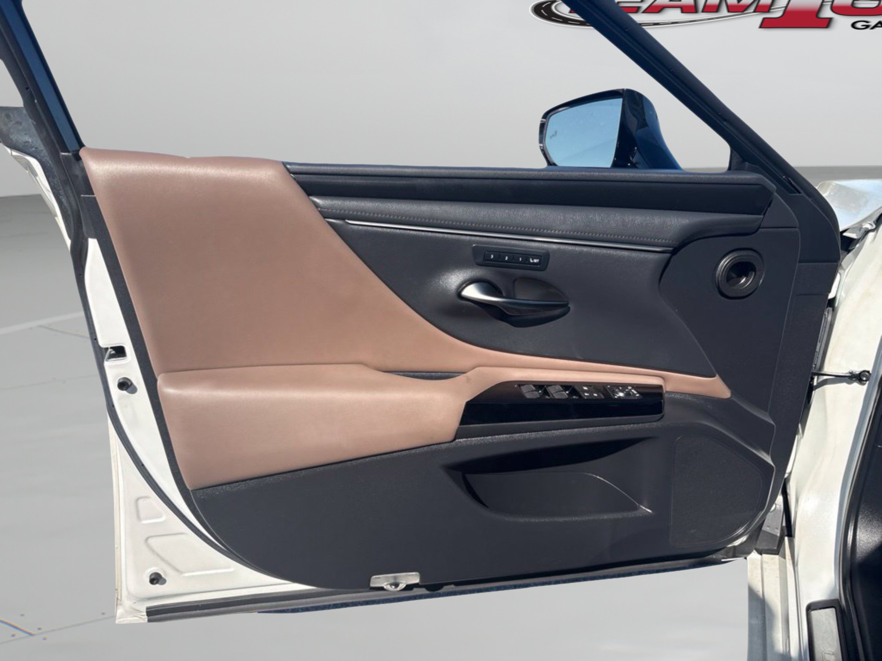 Used 2022 White Pearl Lexus ES 350 image 27