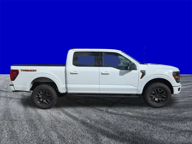 New 2026 Oxford White Ford Tremor® image 3