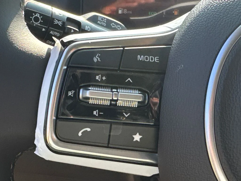 2025 Kia Carnival SX Prestige - Photo 23